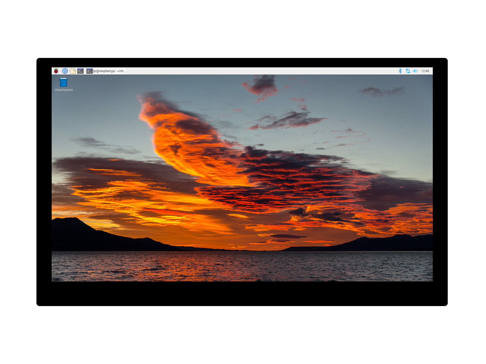 15,6-Zoll-QLED-Display, 1920 × 1080, optisch gebundenes IPS-Gehärtetglas-Panel, 100 % sRGB-Touchscreen